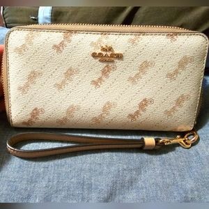 Coach Wallet/ wristlet